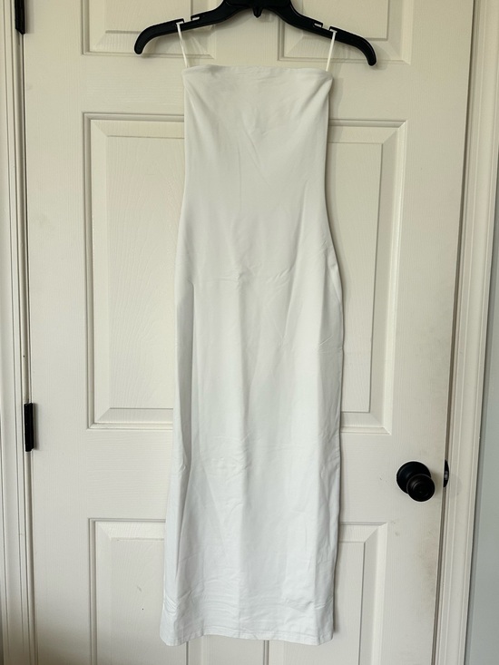 Aritzia Dresses & Skirts - Aritzia Contour Maxi Tube Dress